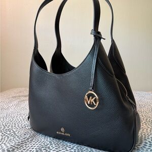 NEW Michael Kors Kelsey Large Pebbled Leather Shoulder Bag
